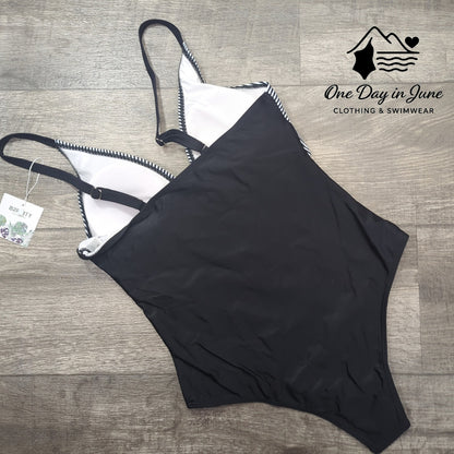 B2prity Cross Front V Neck One Piece Swimsuit Size S
