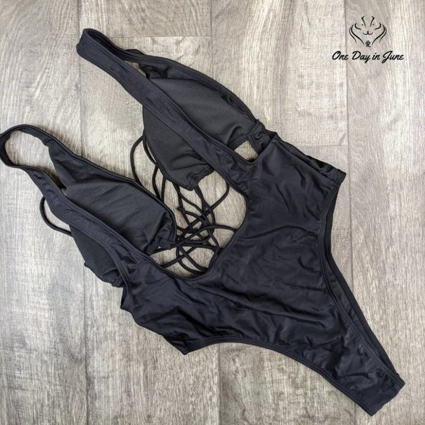 Sovoyontee Strappy One Piece Swimsuit Size XL