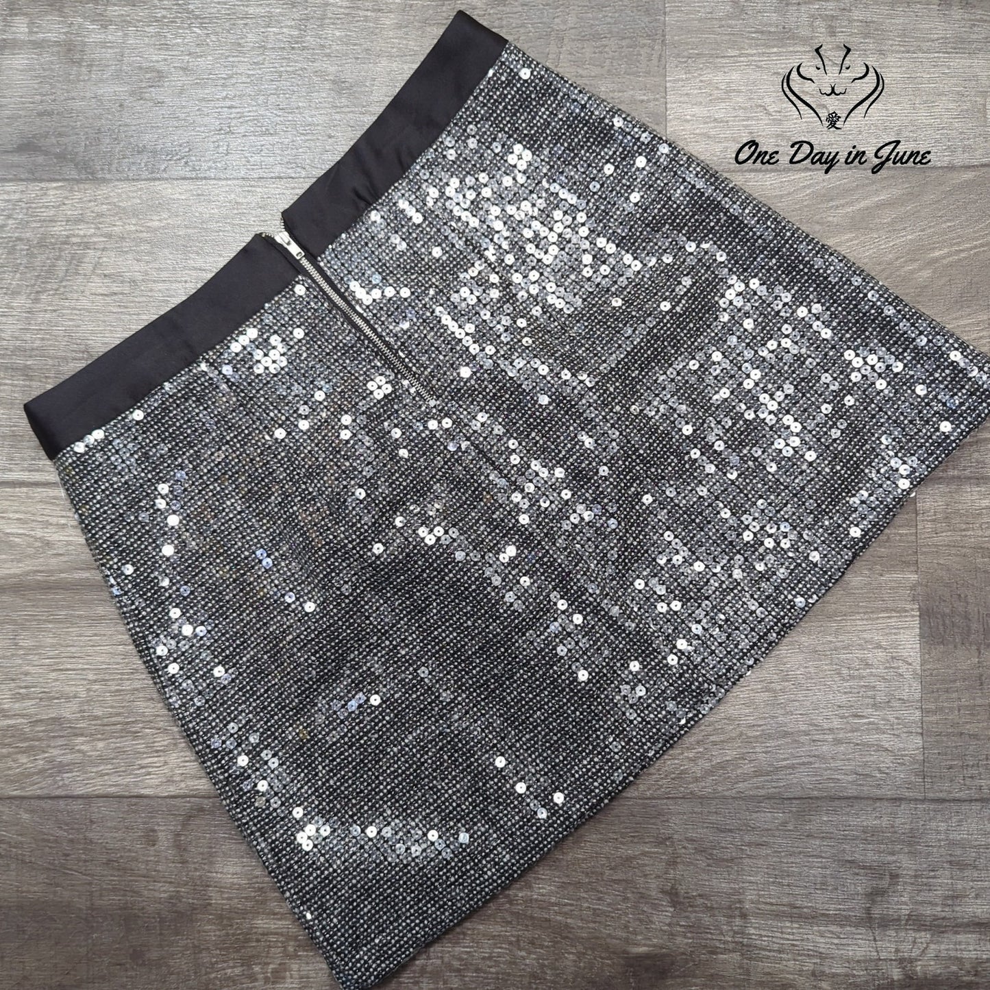 mark. Sequin Mini Skirt Size L