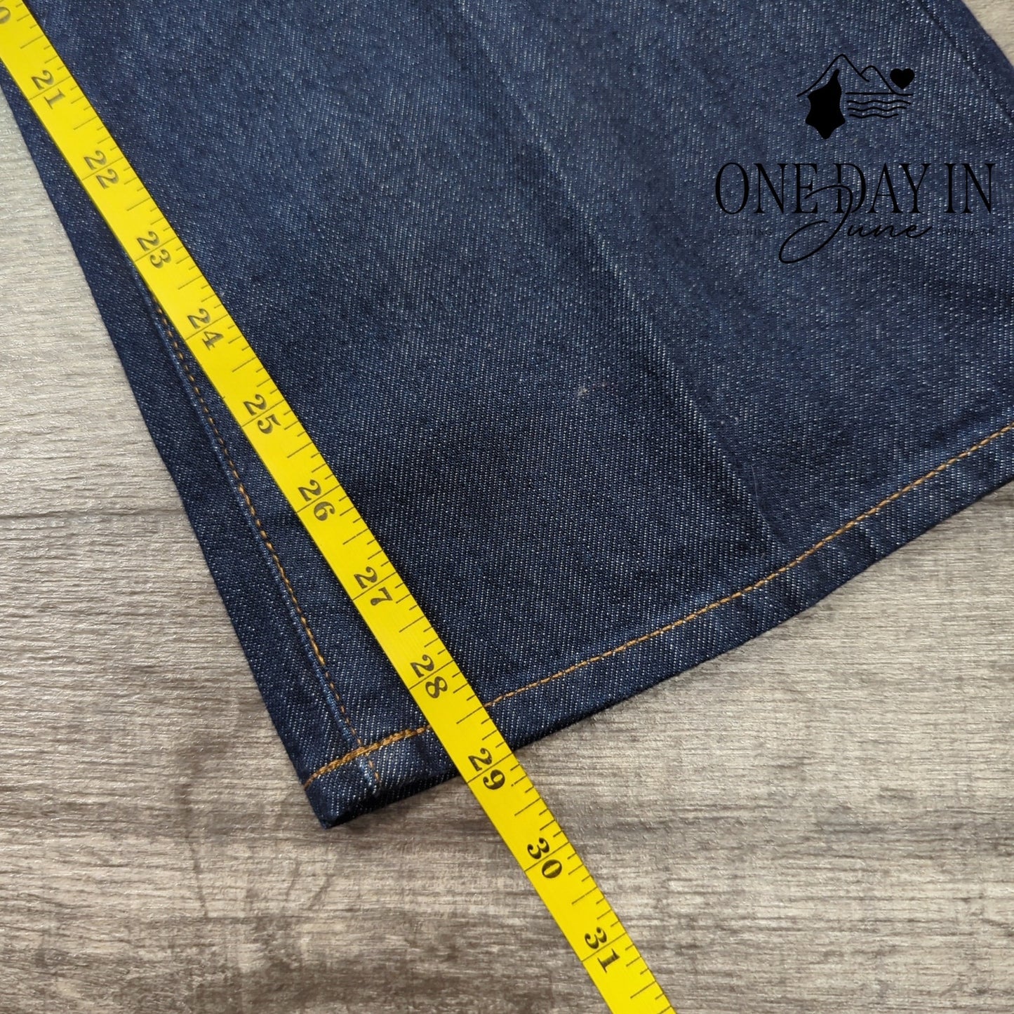 Madewell Petite The Vintage Flare Jeans Size 2P (26P)