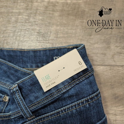 Maurices Flare Denim Flex Mid Rise Jeans Regular Medium Wash NWT Size 6