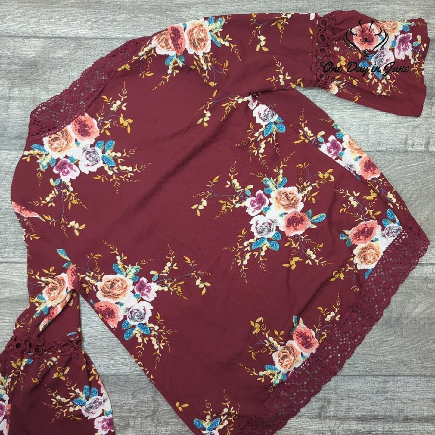 Ecowish Bell Sleeve Boho Top Size S