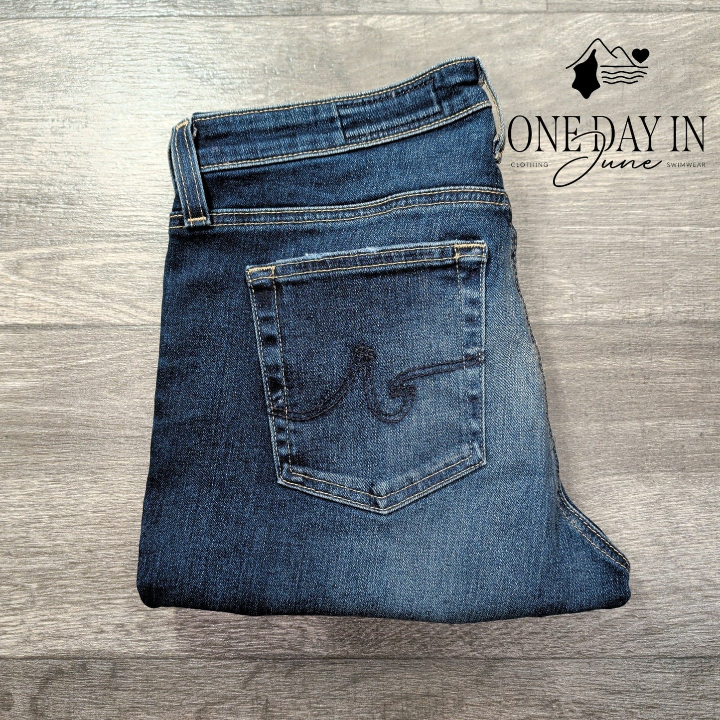 AG Adriano Goldschmied The Prima Cigarette Crop Jeans Size 8