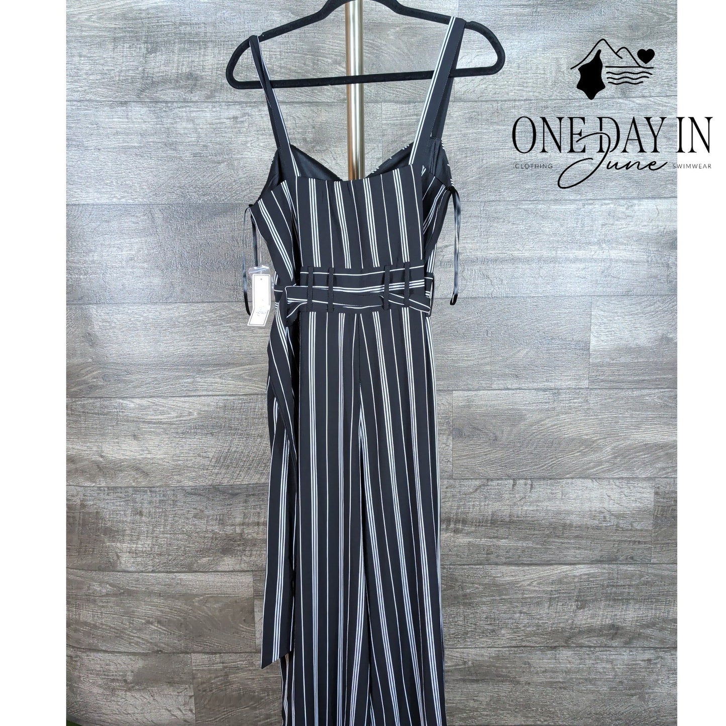 Premier Amour Sleeveless Jumpsuit Size 10
