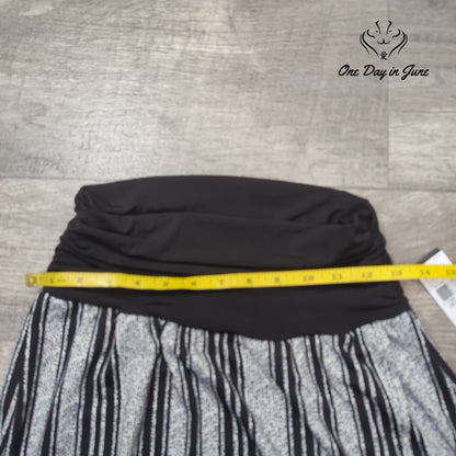 AGB Pull On Midi Skirt Size M