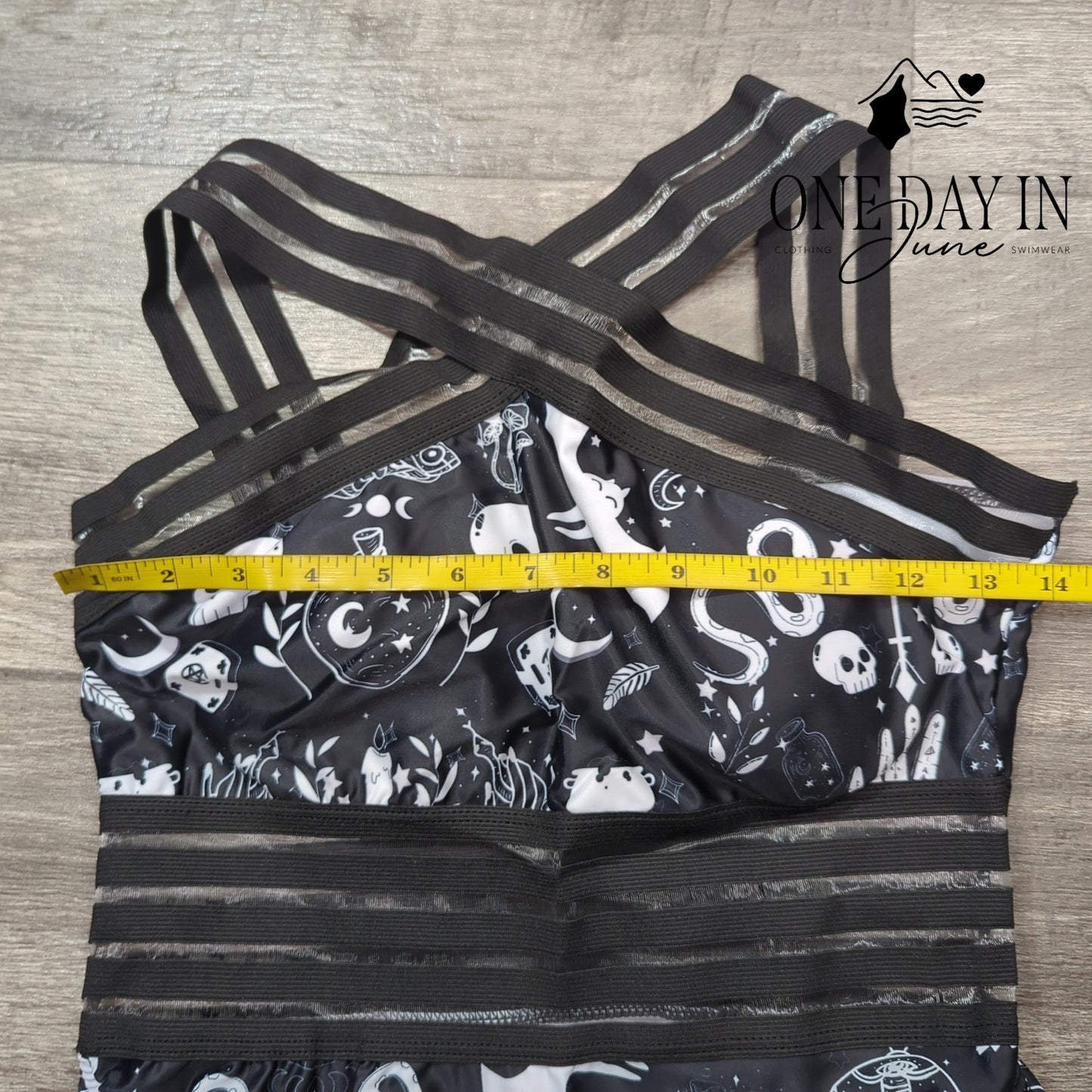 Aleumdr One Piece Mesh Accent Swimsuit Size L