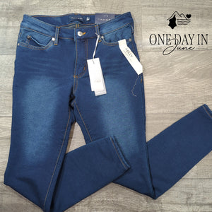 Tahari Classic Mid Rise Skinny Jeans Size 4P