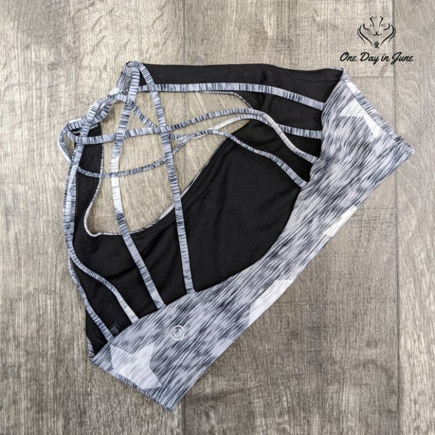 Core 10 Strappy Back Yoga Sports Bra