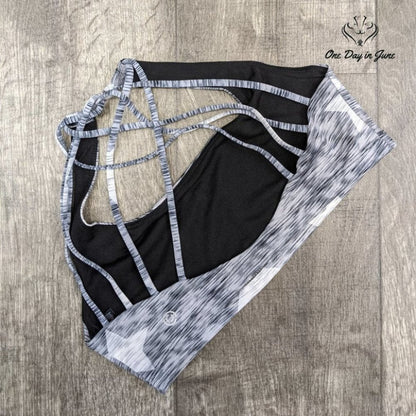 Core 10 Strappy Back Yoga Sports Bra