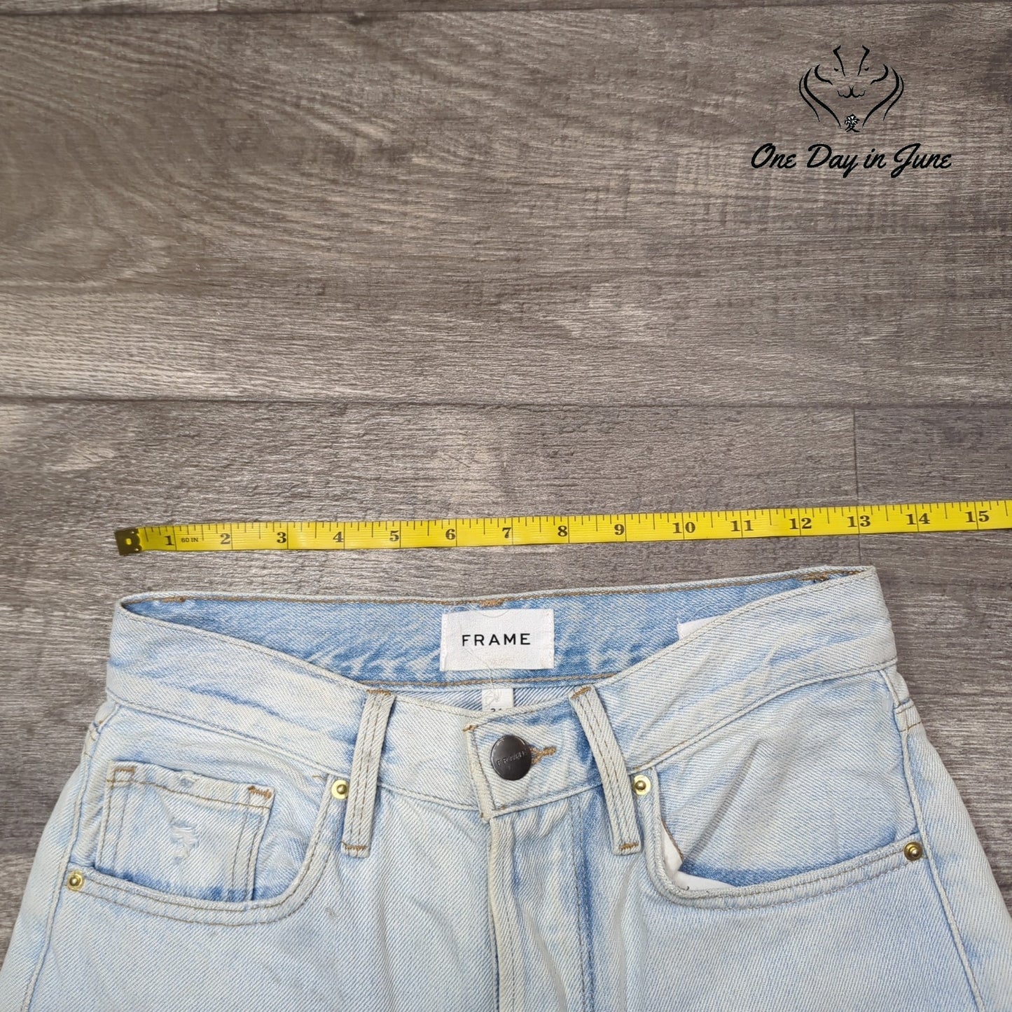 Frame Le Original High Rise Straight Light Wash Distressed Button Fly Size 24