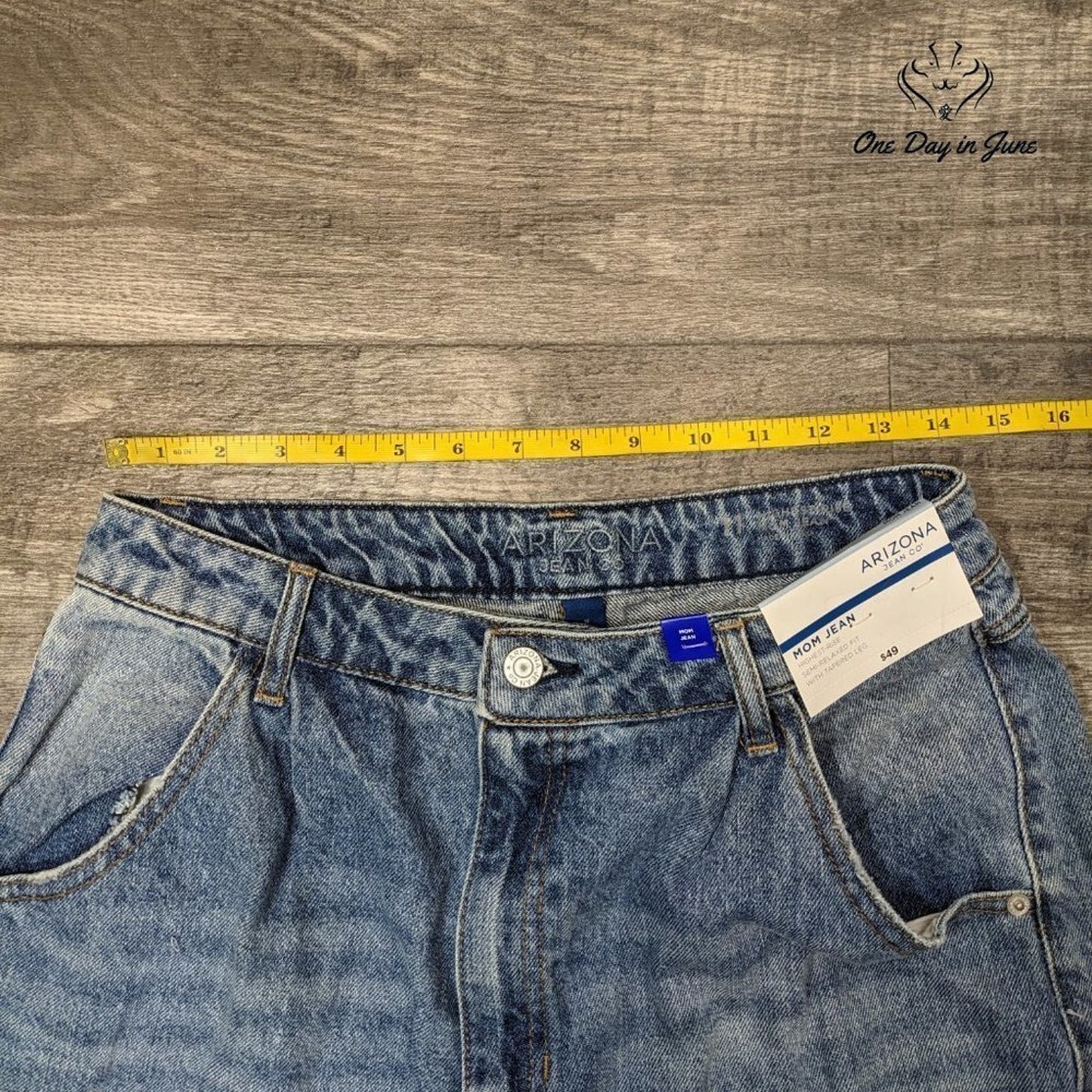 Arizona Jean Co. Juniors Highest Rise Mom Jeans Size 11