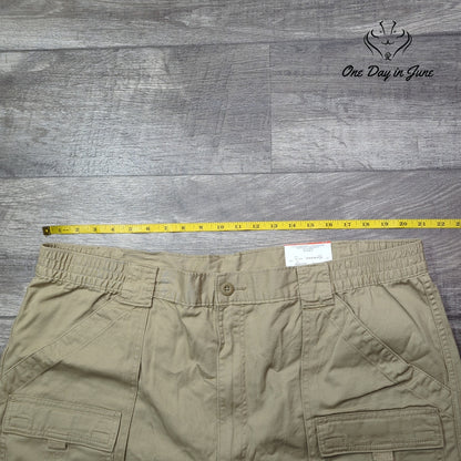 St. John's Bay 7" Hiking Shorts Size 44