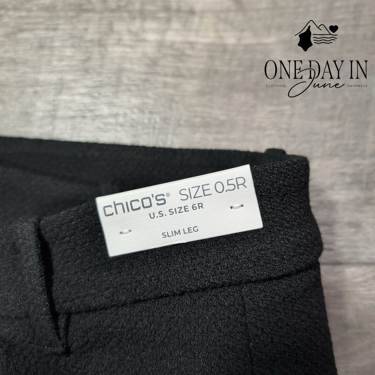 Chico's Textured Slim Leg Pull On Pants Black NWT Size Chico's .5 (6)