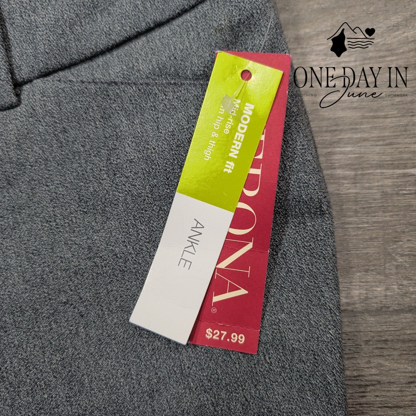 Merona Modern Fit Ankle Pants Size 2