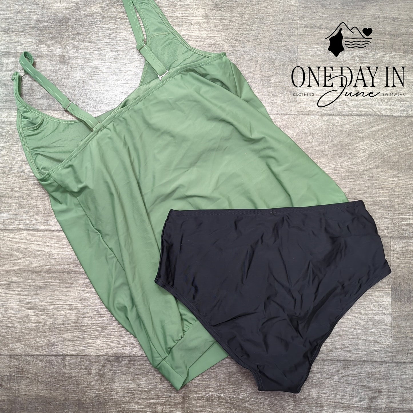 Yonique Blouson Tankini Swimsuit Size M