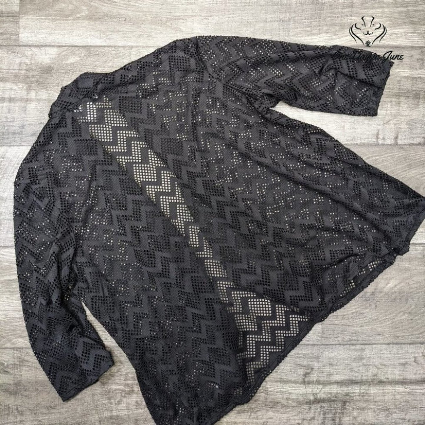 Southern Lady Women's Long Sleeve See Through Cover Up Shawl Top Size 4