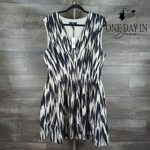 BR Banana Republic Ikat Fit Flare Dress Black White V Neck NWT Size 16