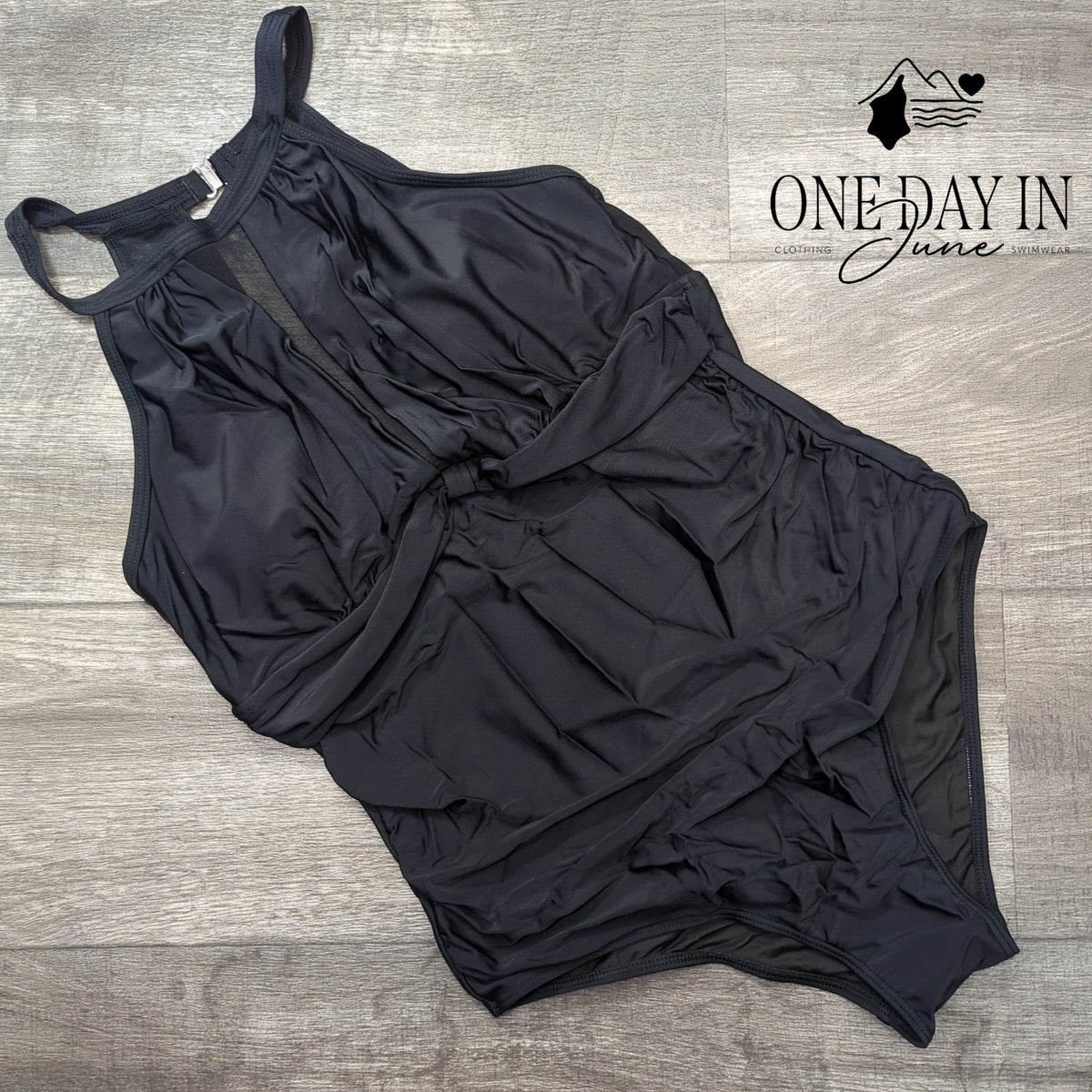 Aqua Eve Plus Size High Neck Mesh Ruched One Piece Swimsuit Black NWT Size 14W