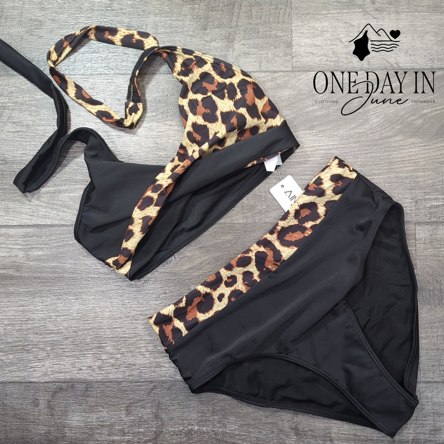 Aimage Halter Twist Front Bikini Swimsuit Size M