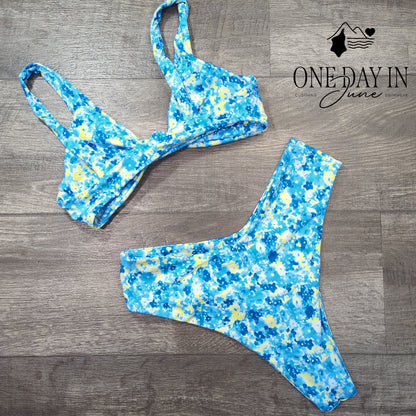 CharmLeaks High Cut Cheeky Knot Front Bikini Swimsuit Size M