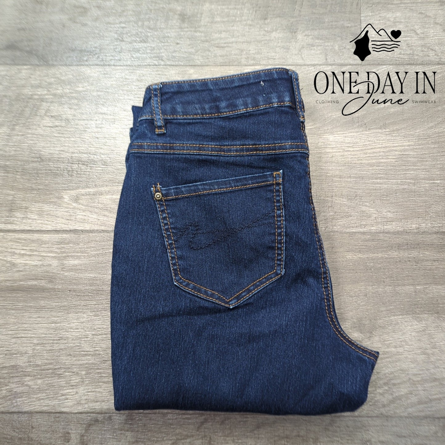 Cato Classic Fit Straight Leg Jeans Size 8