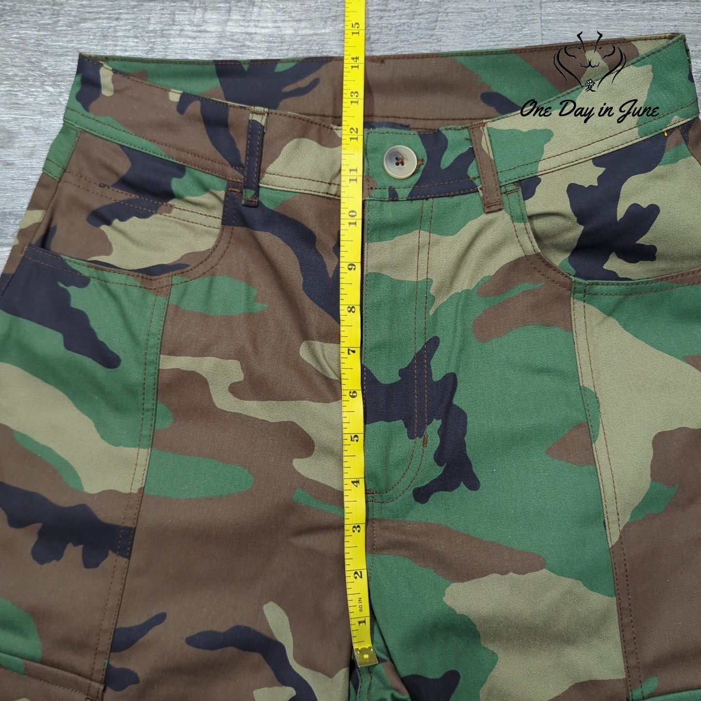 Nasty Gal Multi Pocket Straight Leg Camo Pants Size 6