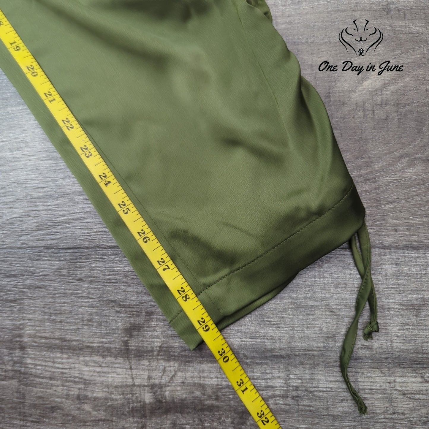 Nicole Miller Ruched Leg Cargo Style Pants Size 8