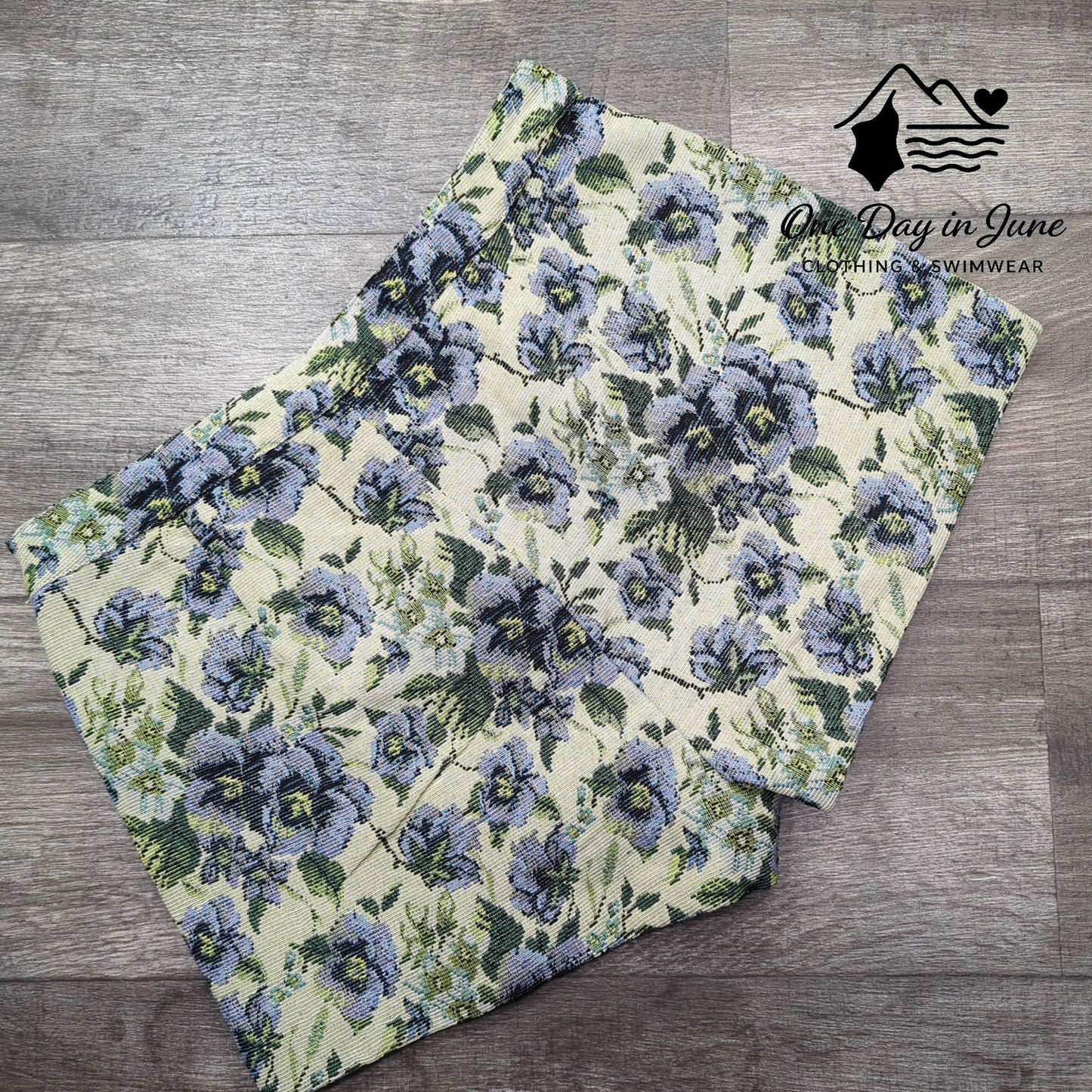 Altar'd State Floral Lined Shorts Size L