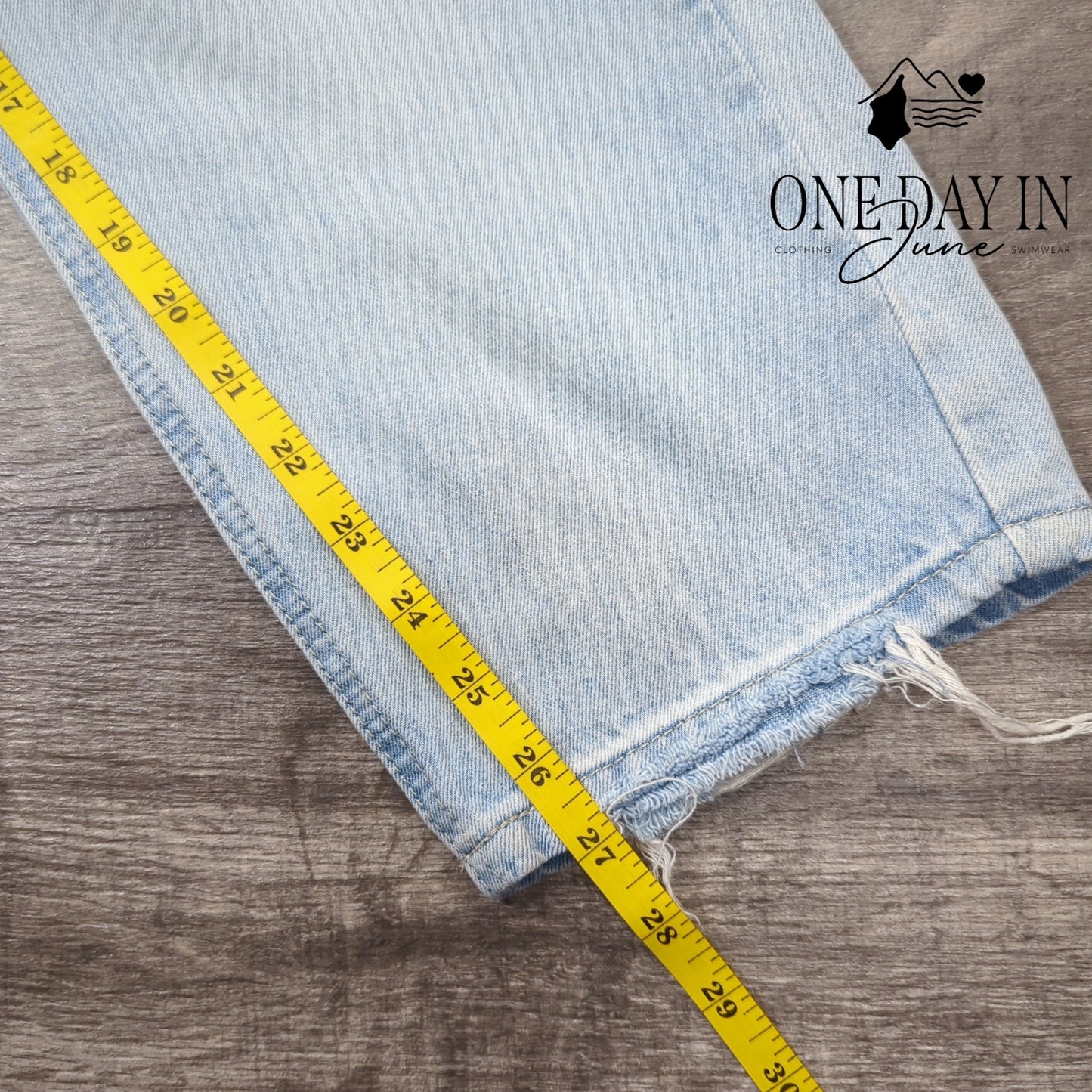 Gogo Jeans High Rise Straight Leg Jeans Size 9