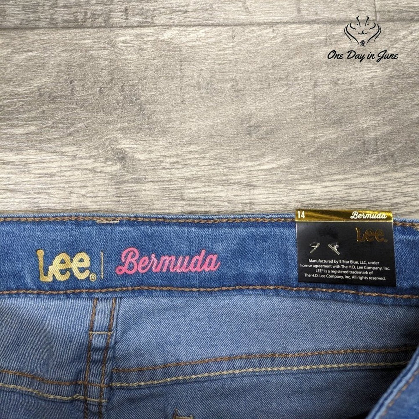 Lee Super Stretch Adjustable Waist Bermuda Jean Shorts Size 14