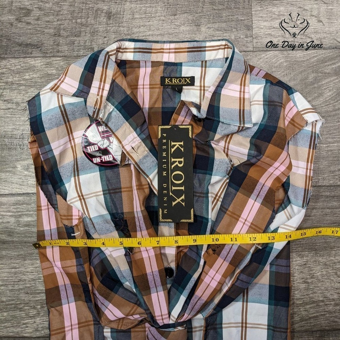 Kroix Tied Front Short Sleeve Top Size L