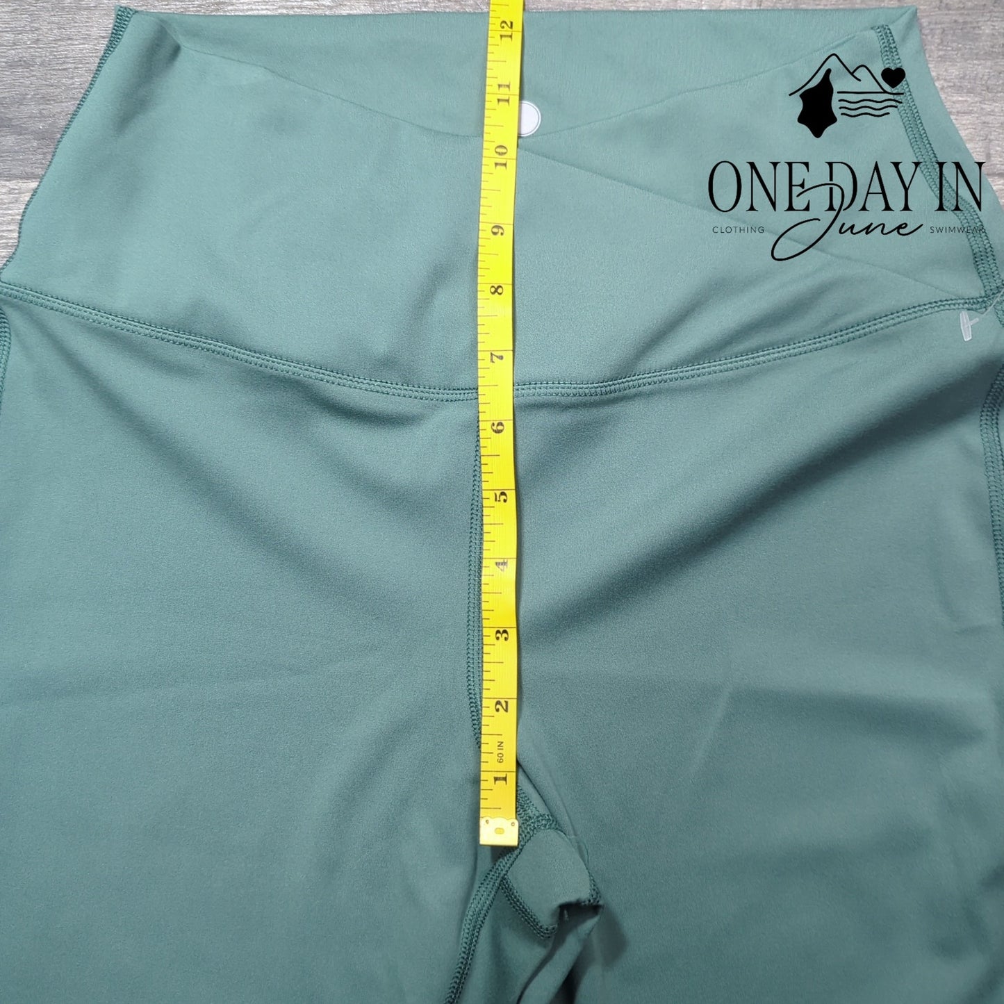 Yogalicious Flare Bottom Yoga Pants Size L