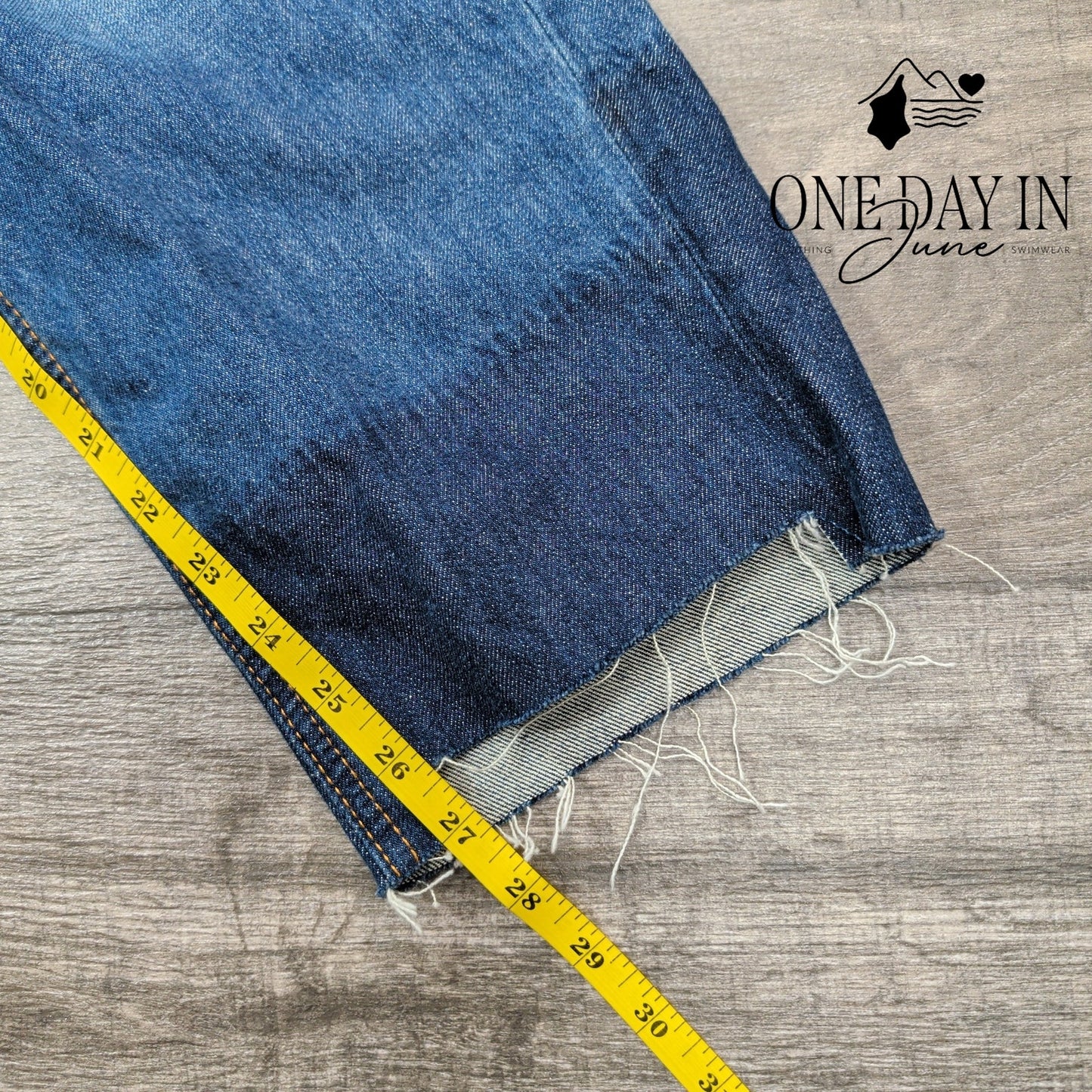 Ariat Ultra High Rise Tomboy Straight Distressed Jeans Size 4 (27)