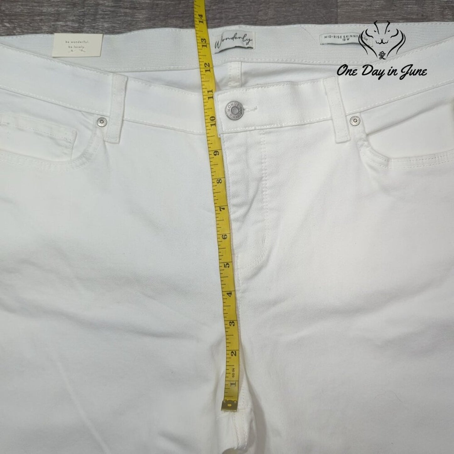 Wonderly Plus Size Mid Rise Skinny Crop Jeans White NWT $59.50 Size 18W