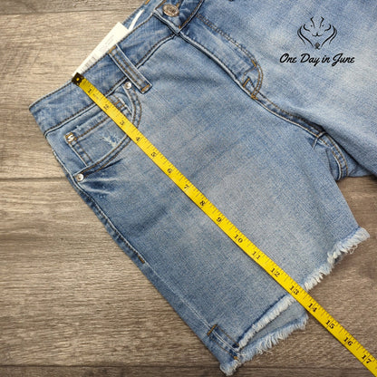 Seven7 Weekend Denim Shorts 5 Inch Inseam Light Wash Frayed Hem NWT Size 4