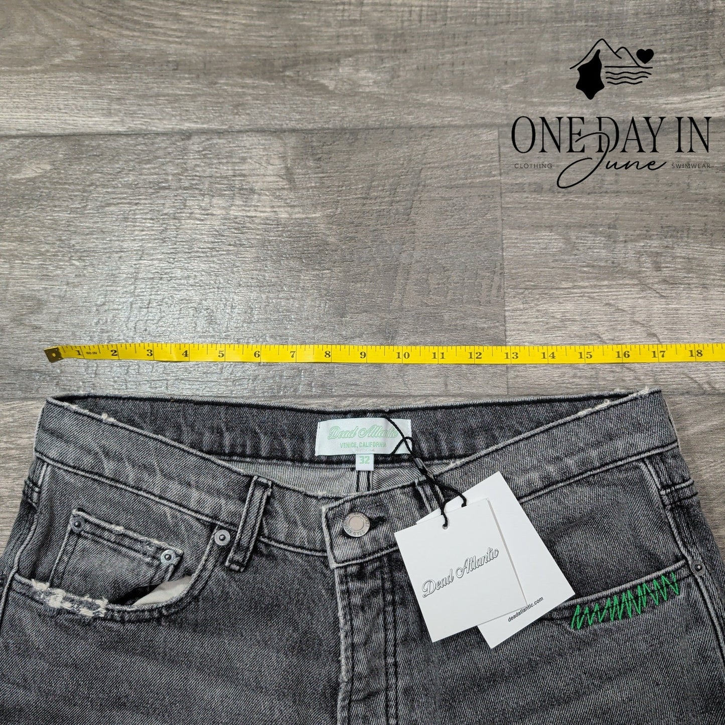 Dead Atlantic Flower Denim Jeans Applique Distressed Straight NWT Size 32X32