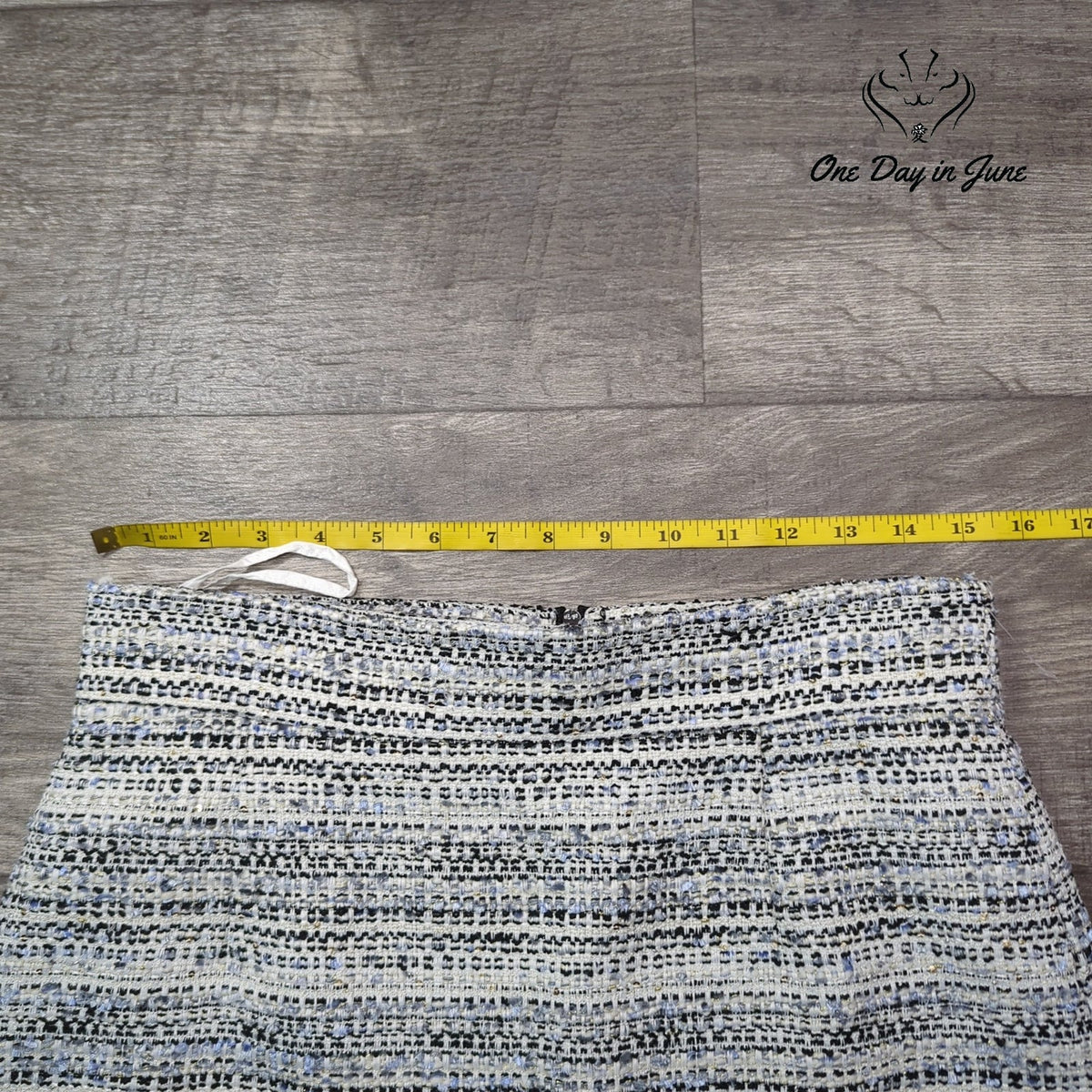 Tahari Arthur S Levine Pencil Skirt Blue White Tweed Boucle Size 6