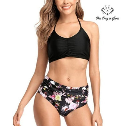 CharmLeaks Halter High Neck Bikini Size M