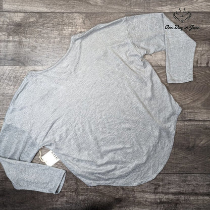 A.n.a Petite Long Sleeve Crew Neck Top Size PS