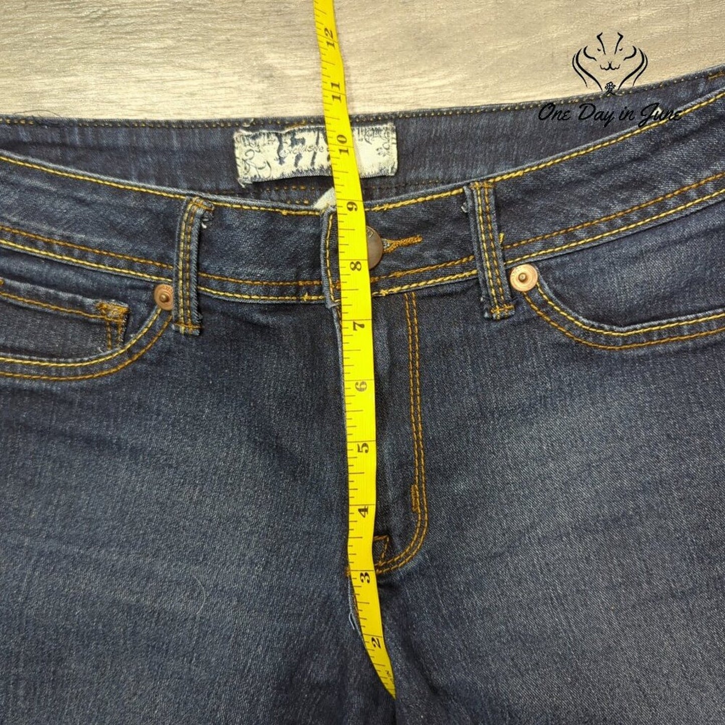 17/21 Denim Denim Shorts Size 6