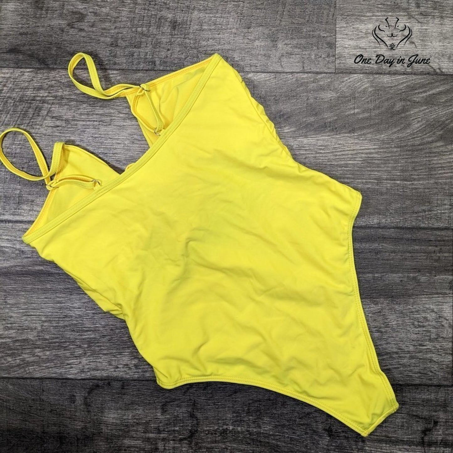 Tempt Me Cutout Tie Knot One Piece Swimsuit Size M