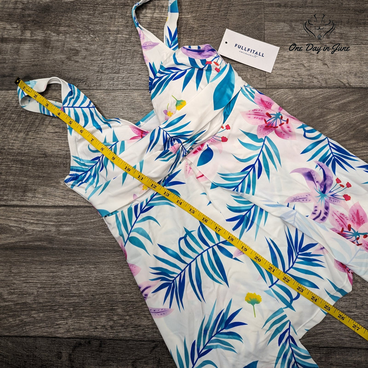 Fullfitall V Neck Twist Front Tankini Swim Top White Tropical Floral NWT Size 12