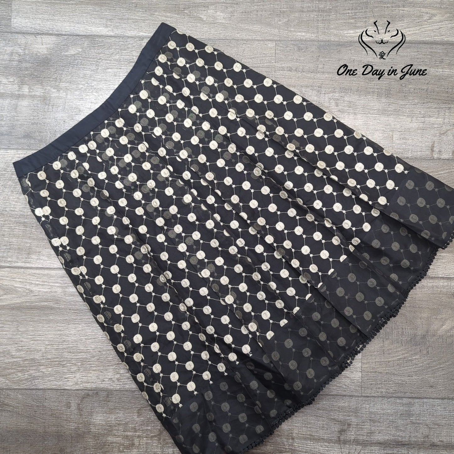 Ann Taylor A Line Silk Skirt Size 2