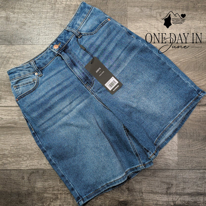 Express High Rise Jean Shorts Size 6