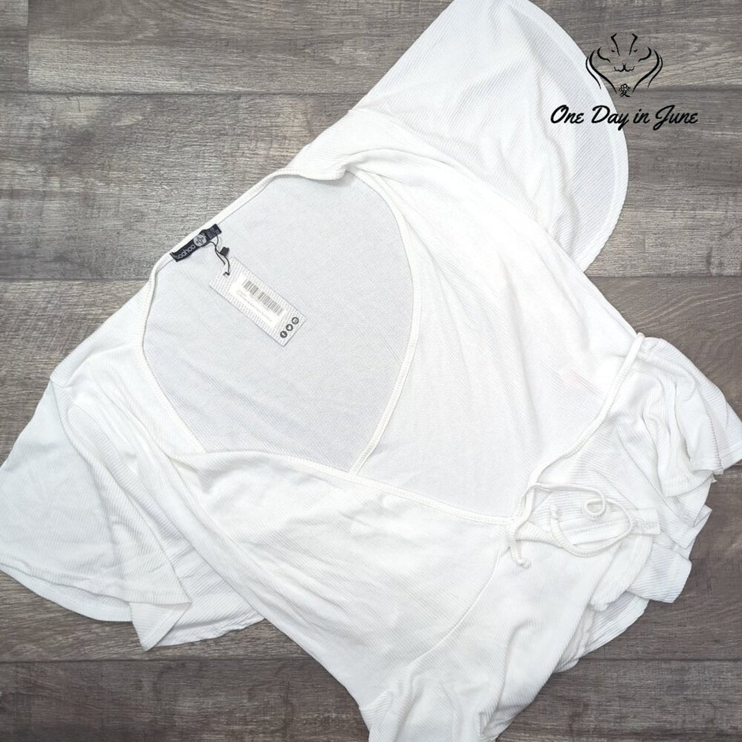 Boohoo Plus Rib Wrap Peplum Top White Cap Sleeve Tie Waist NWT Size 22