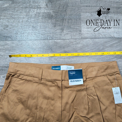 Old Navy Taylor Extra High Rise Adjustable Waist Shorts Size L