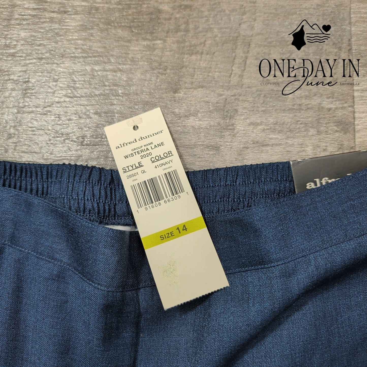 Alfred Dunner Classic Fit Pull On Pants Navy Straight Leg NWT Size 14