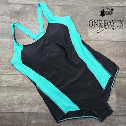 Aqua Eve Plus Size One Piece Swimsuit Size 16W