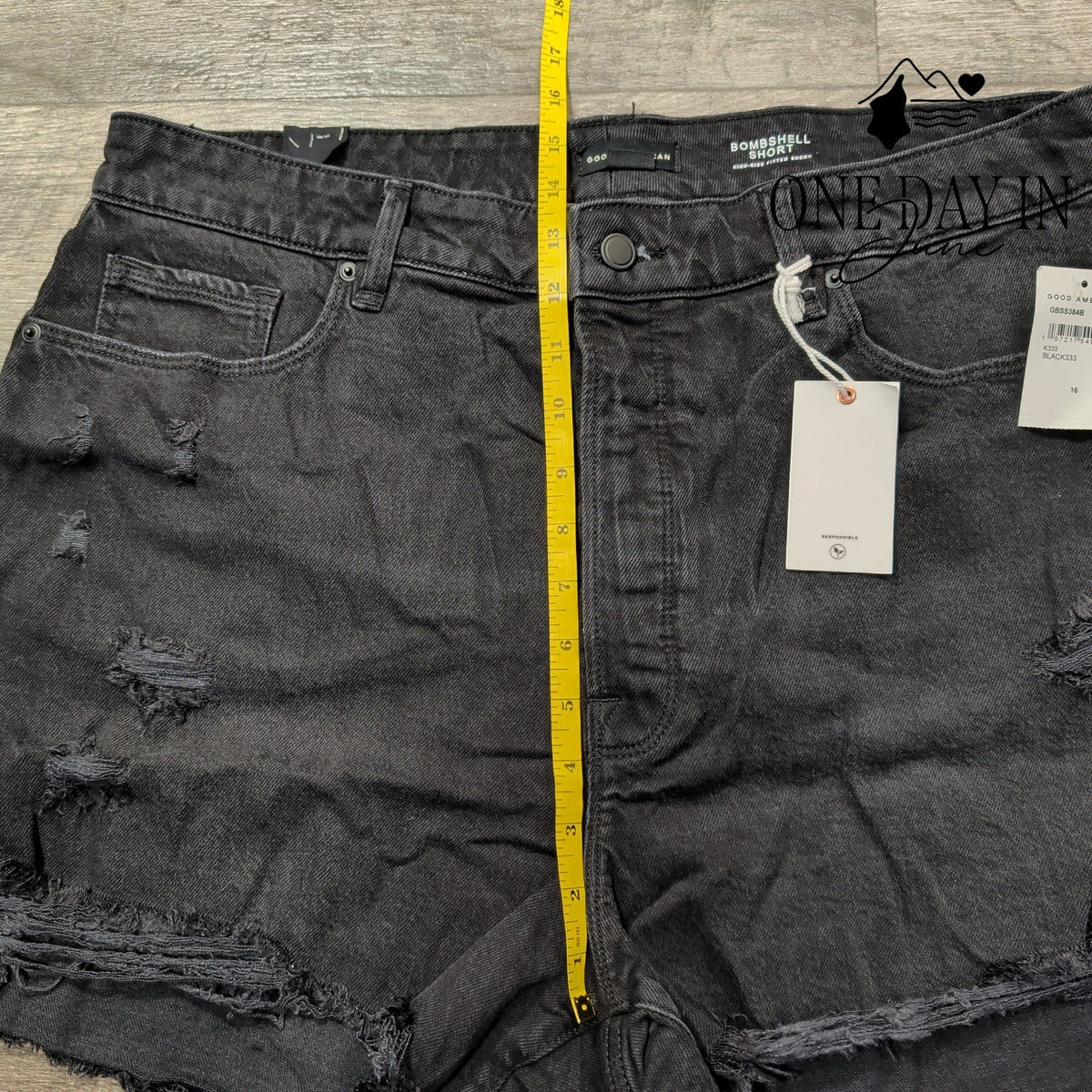Good American Bombshell High Rise Distressed Denim Shorts Black NWT Size 16