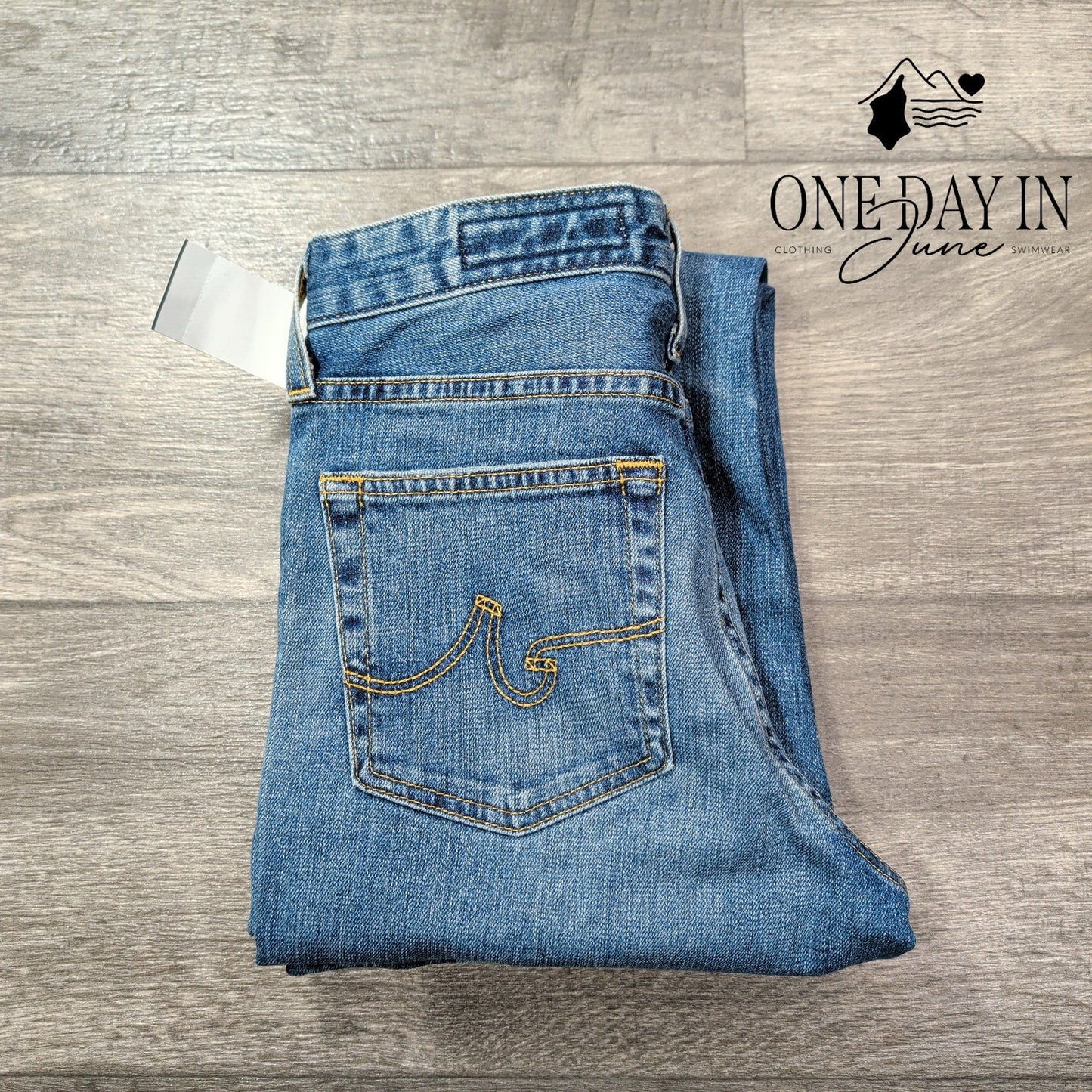 AG Adriano Goldschmied Crop Jeans Blue Flare NWT $215 Size 4 (27)